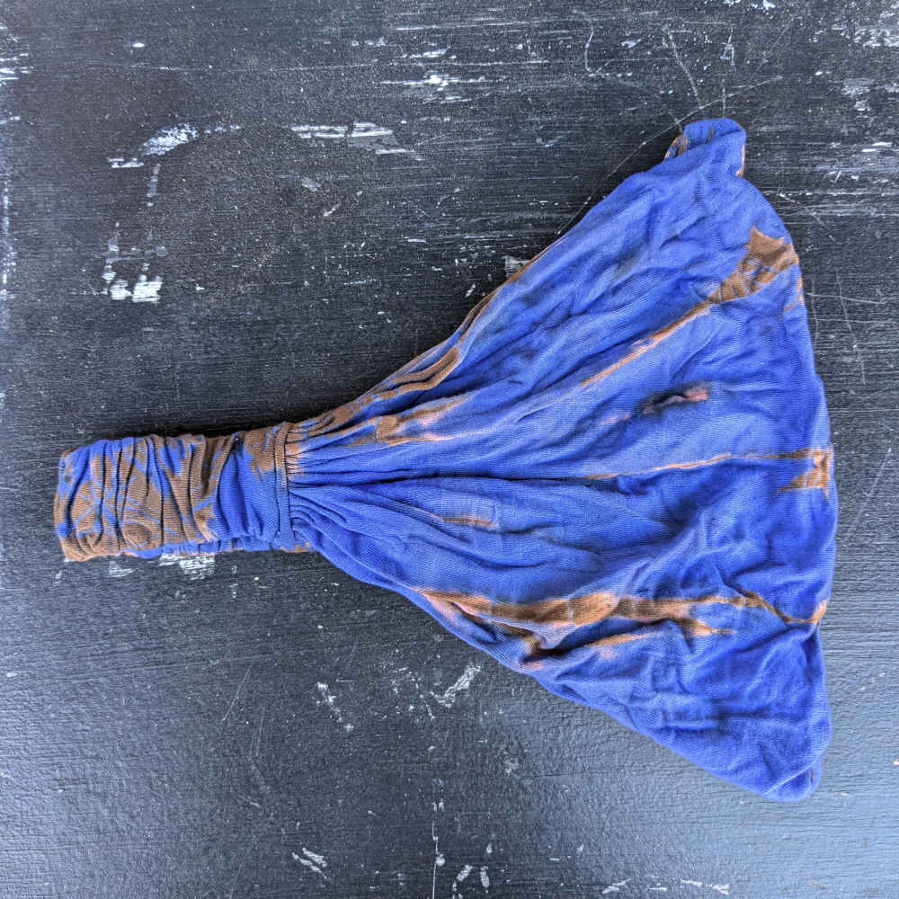 wide stretchy tie dye headband, blue and brown