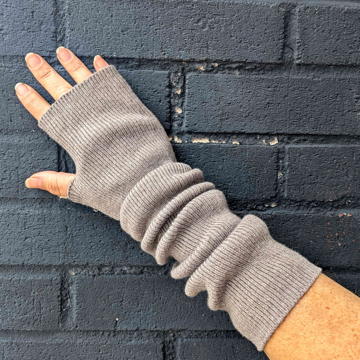extra long slouchy ribbed arm warmers, beige