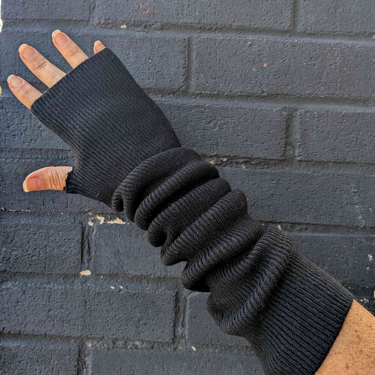 extra long slouchy ribbed arm warmers, black