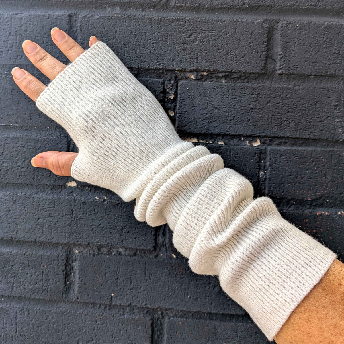 extra long slouchy ribbed arm warmers, cream